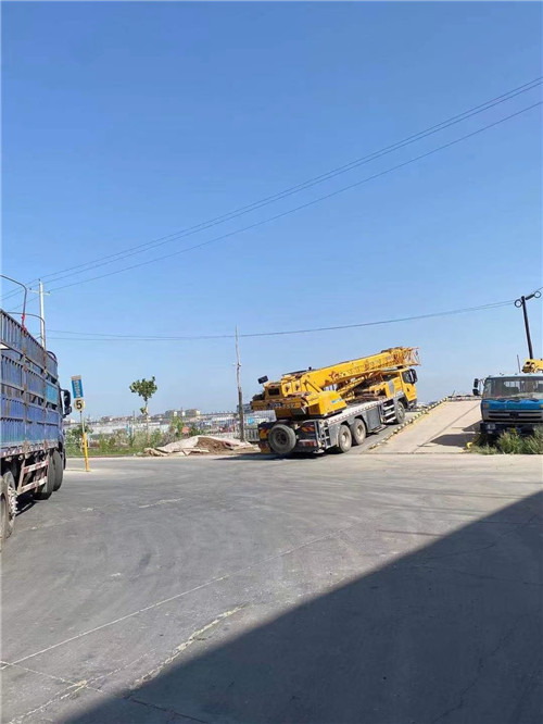 金湾区25吨吊车的租赁价格大概是多少？